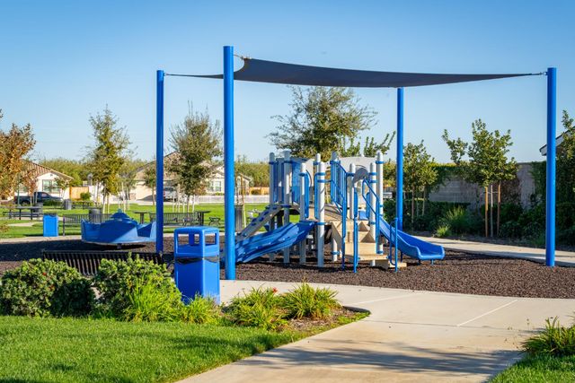 1622 Legacy Way, Hughson, CA 95326