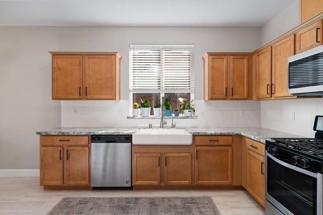 1622 Legacy Way, Hughson, CA 95326