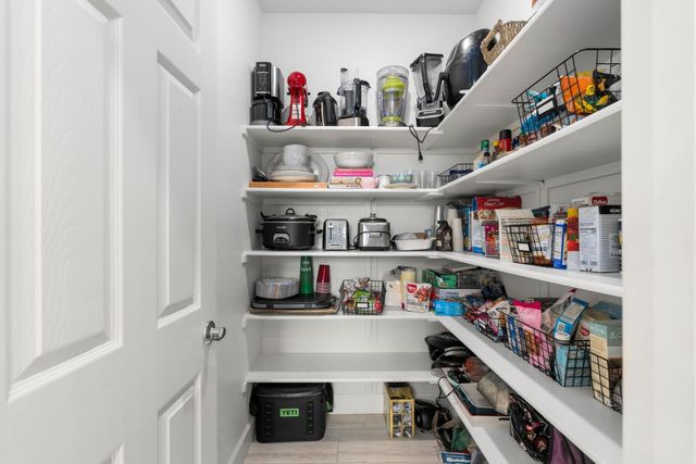 1622 Legacy Way, Hughson, CA 95326