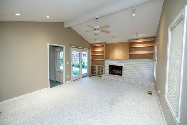 1001 Winsted Ln, Modesto, CA 95355