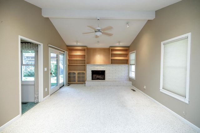 1001 Winsted Ln, Modesto, CA 95355