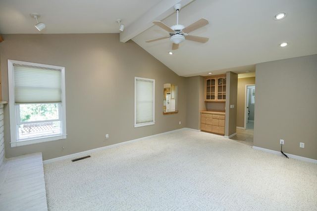 1001 Winsted Ln, Modesto, CA 95355