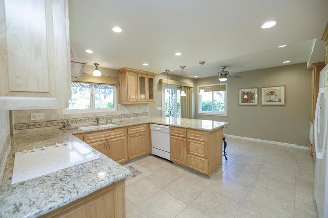 1001 Winsted Ln, Modesto, CA 95355