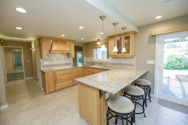 1001 Winsted Ln, Modesto, CA 95355