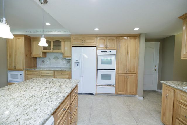 1001 Winsted Ln, Modesto, CA 95355