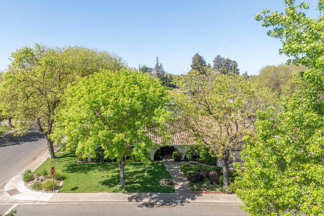 1001 Winsted Ln, Modesto, CA 95355