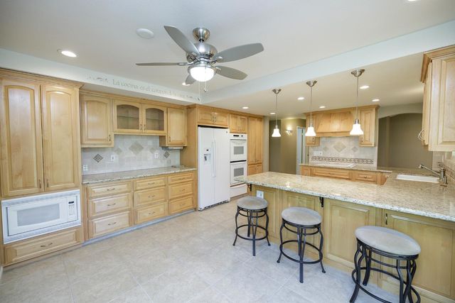 1001 Winsted Ln, Modesto, CA 95355