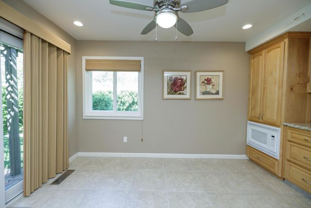 1001 Winsted Ln, Modesto, CA 95355