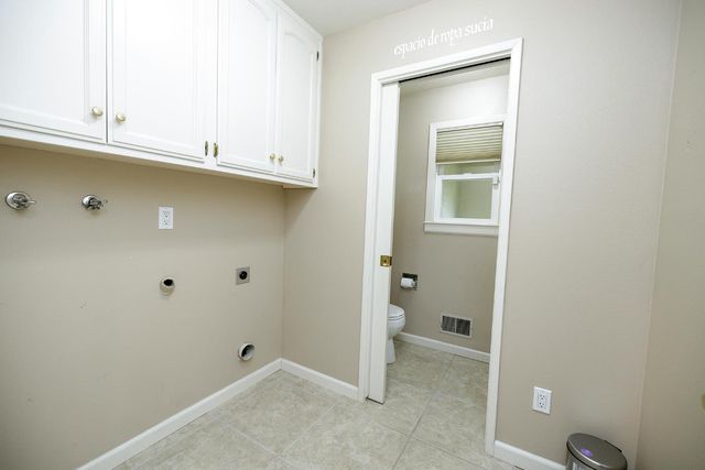 1001 Winsted Ln, Modesto, CA 95355