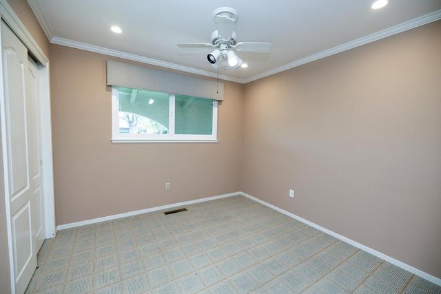 1001 Winsted Ln, Modesto, CA 95355