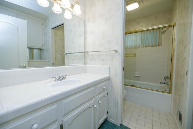 1001 Winsted Ln, Modesto, CA 95355