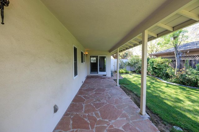 1001 Winsted Ln, Modesto, CA 95355