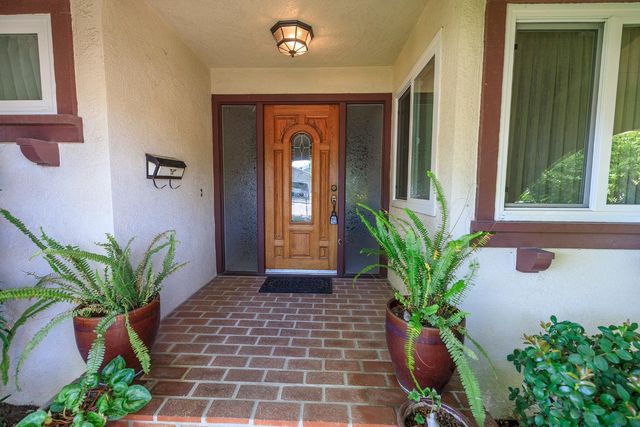 1001 Winsted Ln, Modesto, CA 95355