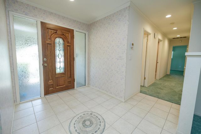 1001 Winsted Ln, Modesto, CA 95355