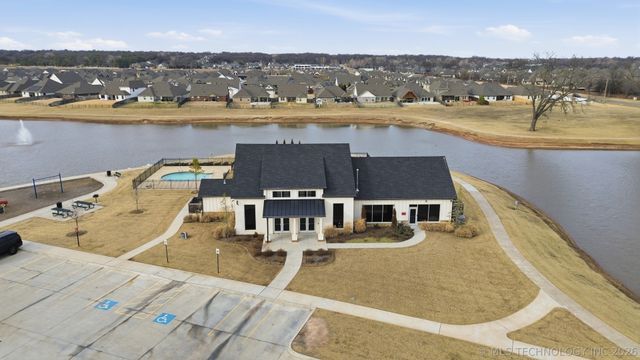 12429 S Norwood Avenue, Bixby, OK 74008