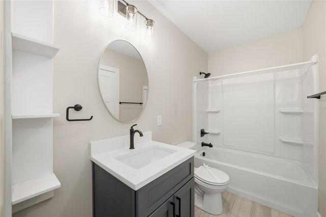 2757 Easton Boulevard, Des Moines, IA 50317