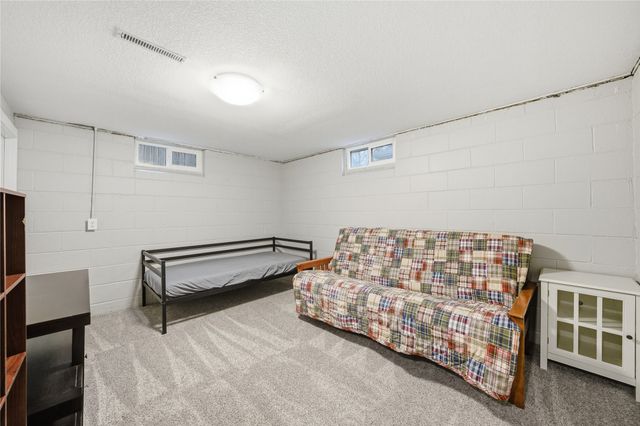 2757 Easton Boulevard, Des Moines, IA 50317