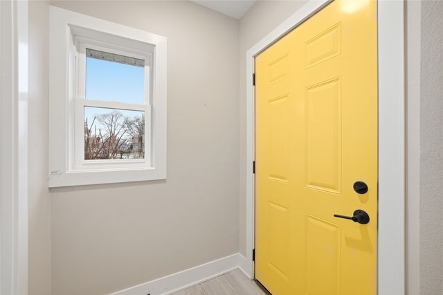 2757 Easton Boulevard, Des Moines, IA 50317