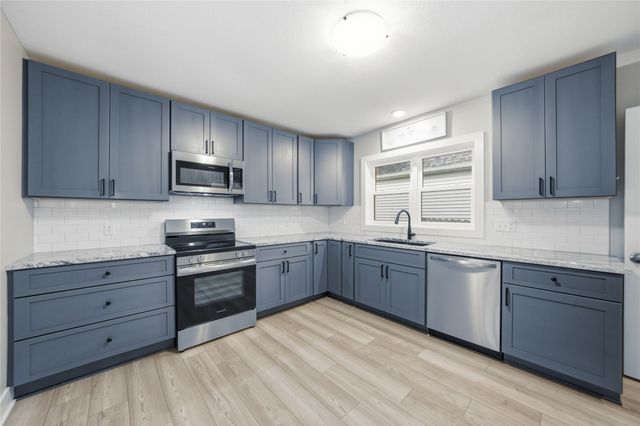 2757 Easton Boulevard, Des Moines, IA 50317