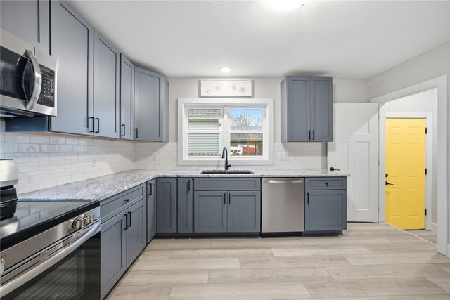 2757 Easton Boulevard, Des Moines, IA 50317