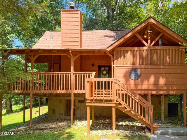3653 Country Pines Way, Sevierville, TN 37876