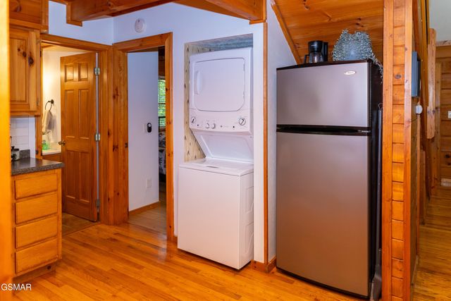 3653 Country Pines Way, Sevierville, TN 37876