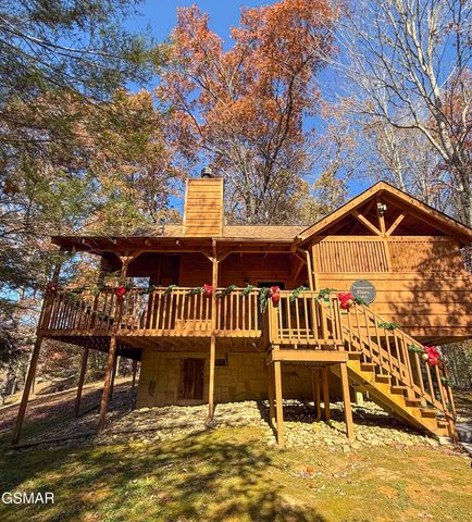 3653 Country Pines Way, Sevierville, TN 37876