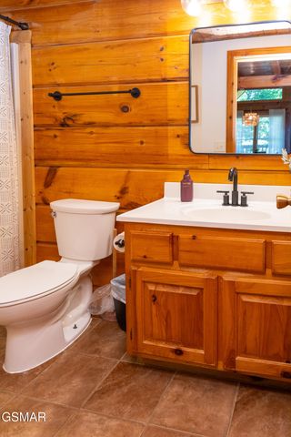 3653 Country Pines Way, Sevierville, TN 37876