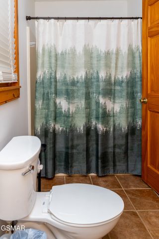 3653 Country Pines Way, Sevierville, TN 37876