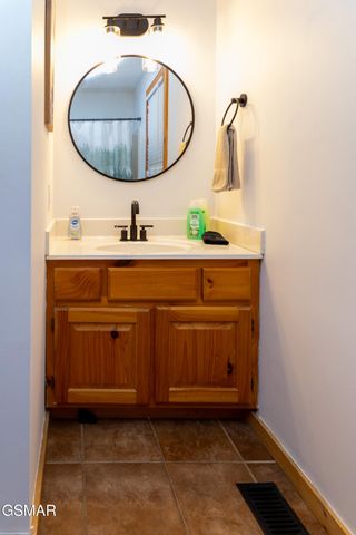 3653 Country Pines Way, Sevierville, TN 37876