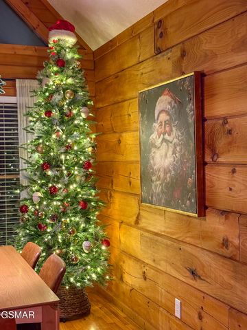 3653 Country Pines Way, Sevierville, TN 37876