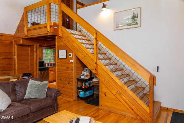 3653 Country Pines Way, Sevierville, TN 37876