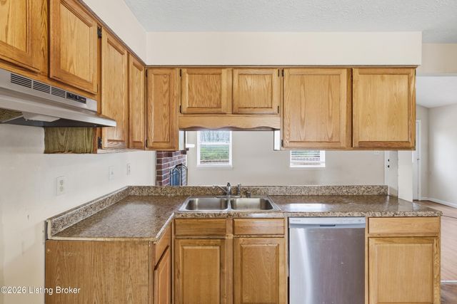 4702 Unseld Blvd, Louisville, KY 40218