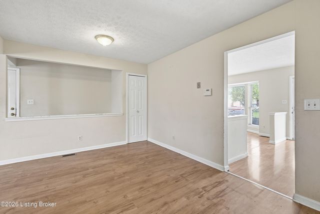 4702 Unseld Blvd, Louisville, KY 40218