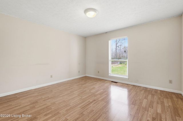 4702 Unseld Blvd, Louisville, KY 40218