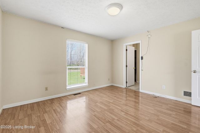 4702 Unseld Blvd, Louisville, KY 40218