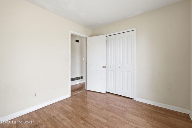 4702 Unseld Blvd, Louisville, KY 40218