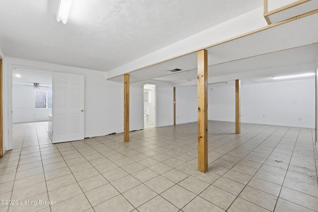 4702 Unseld Blvd, Louisville, KY 40218