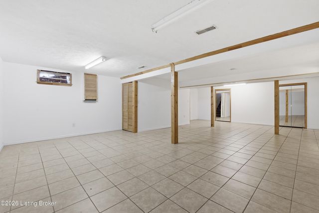 4702 Unseld Blvd, Louisville, KY 40218