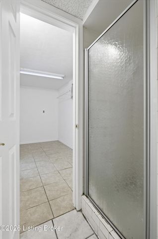 4702 Unseld Blvd, Louisville, KY 40218