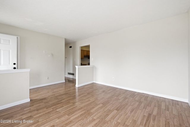 4702 Unseld Blvd, Louisville, KY 40218