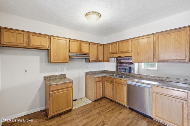 4702 Unseld Blvd, Louisville, KY 40218