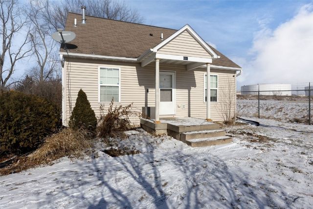 601 Fairchild St, Coralville, IA 52241