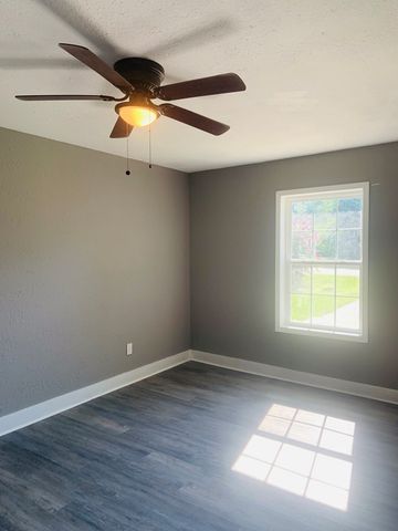 400 NW Canterbury Farm Rd, Midland City, AL 36350