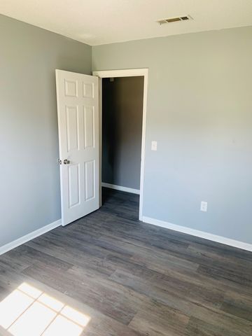 400 NW Canterbury Farm Rd, Midland City, AL 36350