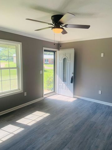 400 NW Canterbury Farm Rd, Midland City, AL 36350