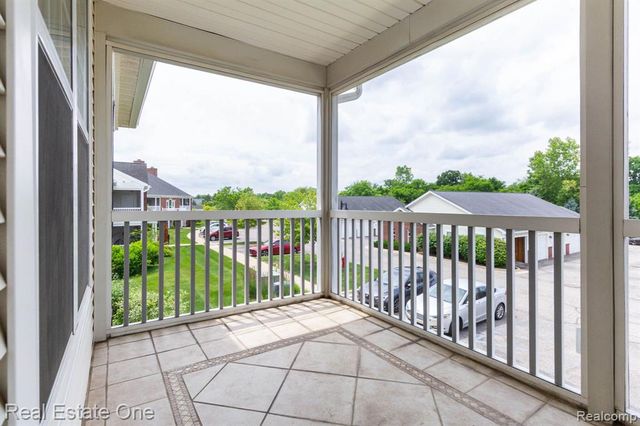 934 W Summerfield Glen Circle, Ann Arbor, MI 48103