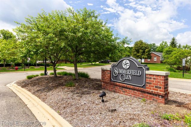 934 W Summerfield Glen Circle, Ann Arbor, MI 48103