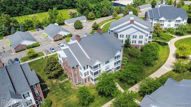 934 W Summerfield Glen Circle, Ann Arbor, MI 48103