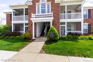 934 W Summerfield Glen Circle, Ann Arbor, MI 48103